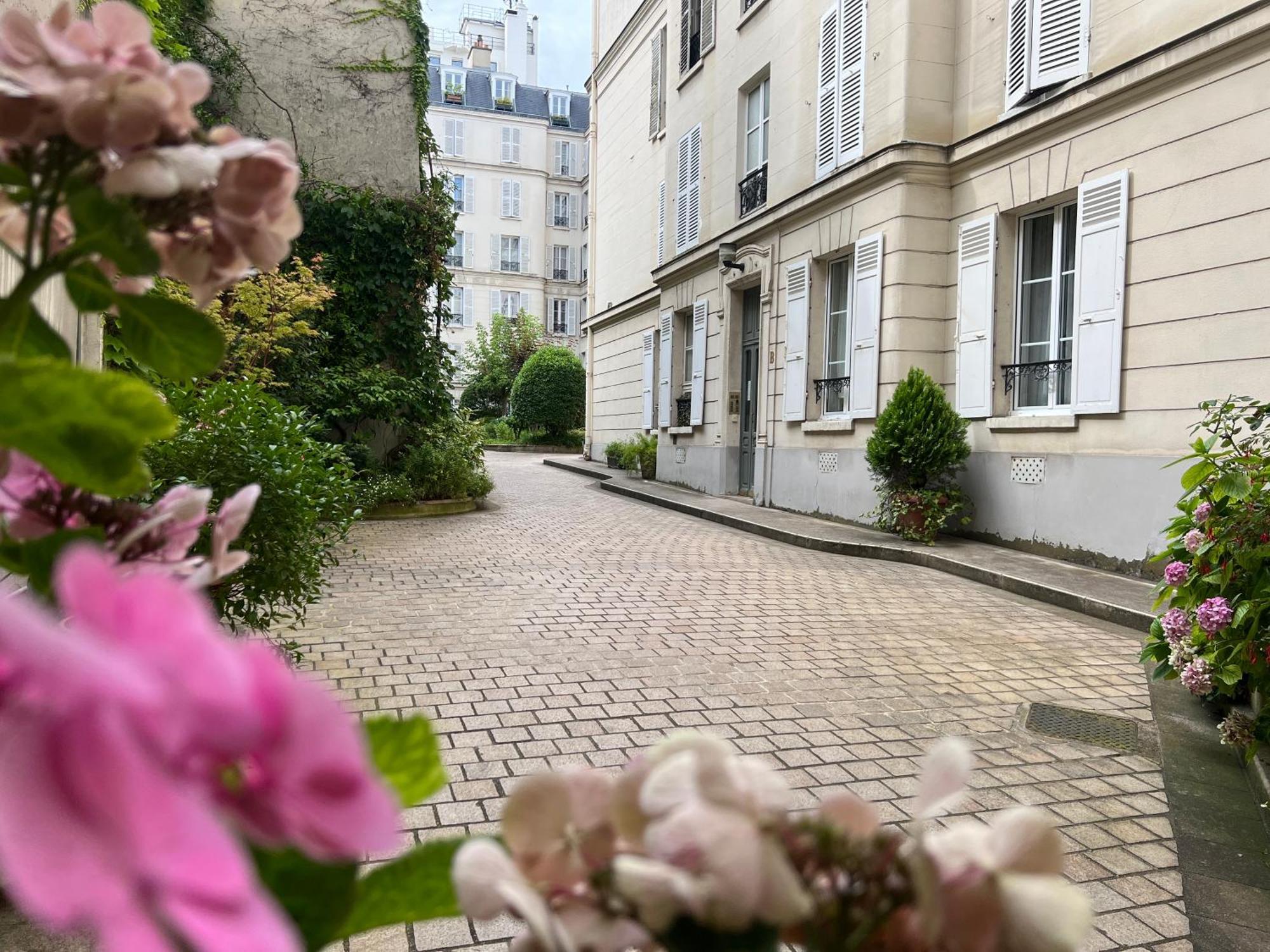 Peace Heaven Triangle Dor Appartement Parijs